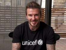 Je svár mezi tchyní a snachou u konce? Rodina Beckhamova vyrazila do Paříže, kde Brooklyn Beckham oslavil své 24. narozeniny