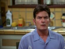 Two and a Half Men S07E07 - 00125