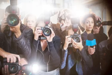 Zástup paparazzi