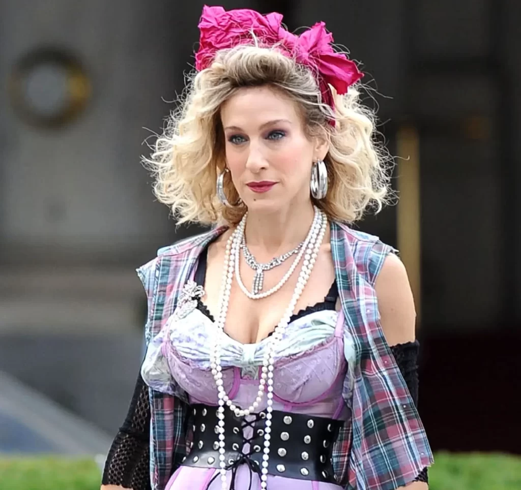 Carrie Bradshow v outfitu
