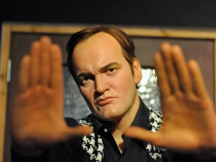 Quentin Tarantino s typickým gestem