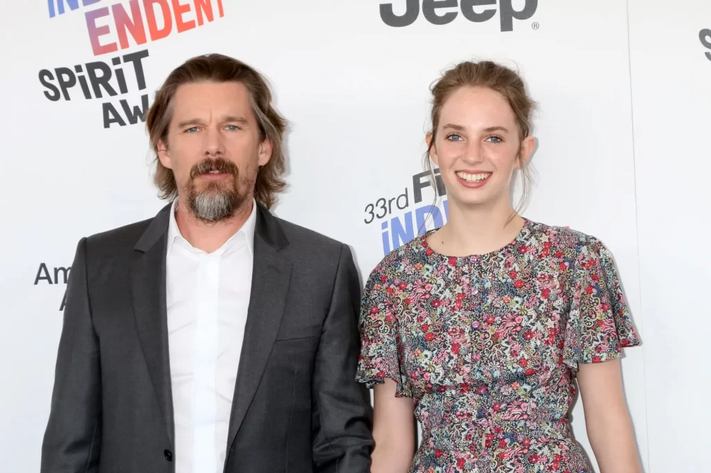 Maya a Ethan Hawke