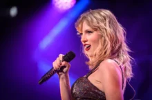 Taylor Swift vystupuje na akci Z100 Jingle Ball 2019 v Madison Square Garden, prosinec 2019