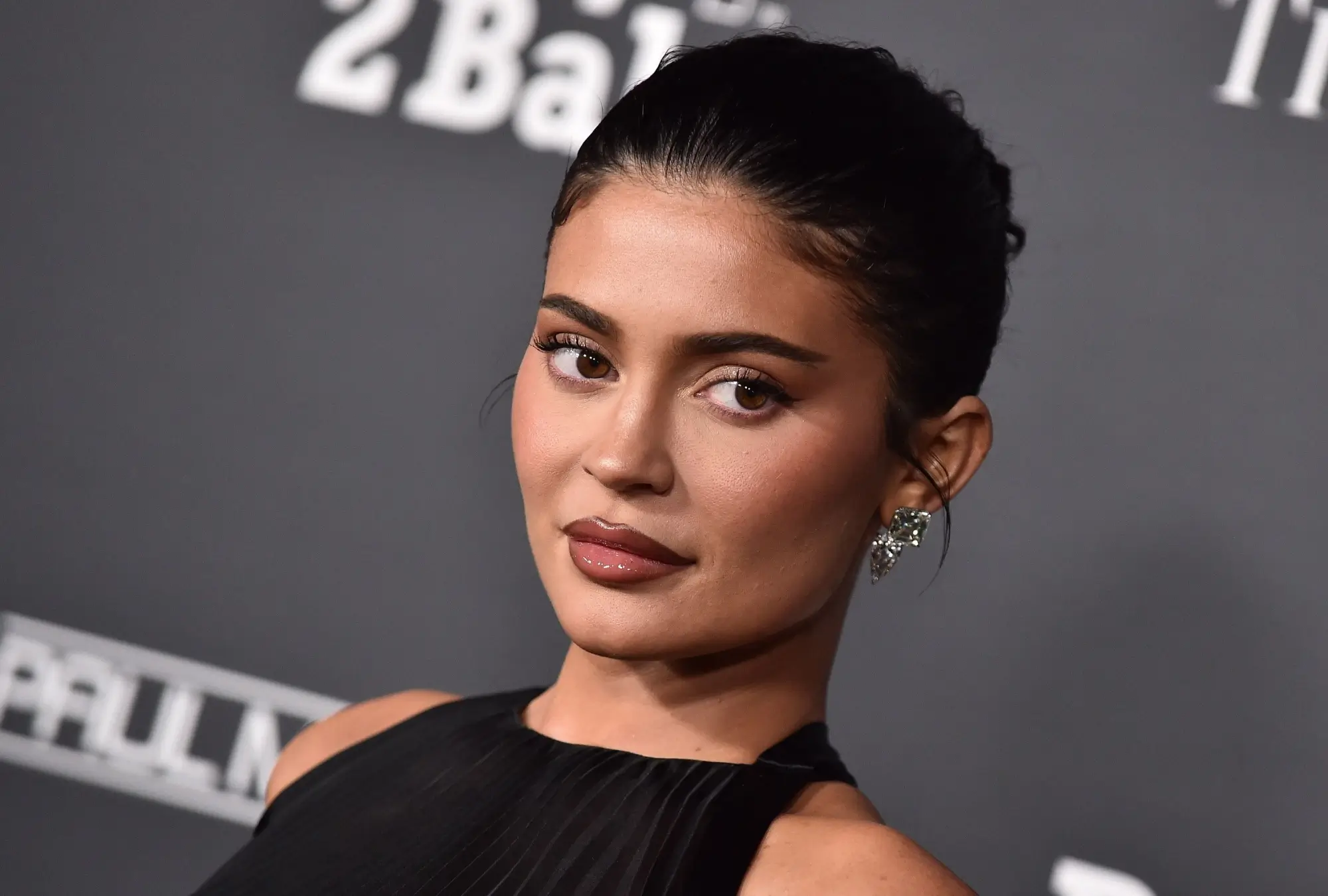 Kylie Jenner přichází na výroční galavečer Baby2Baby 12. listopadu 2022 v Západním Hollywoodu, Kalifornie