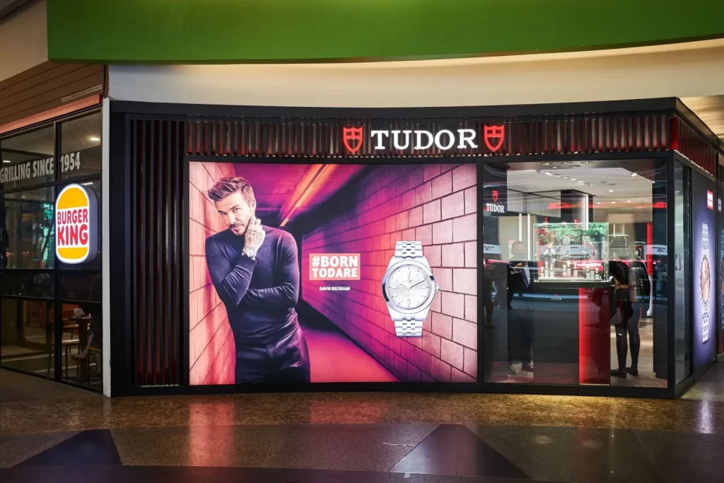 Reklamní výloha obchodu Tudor