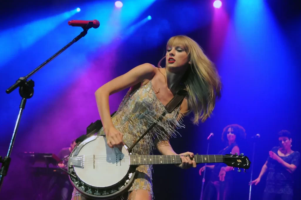 Taylor Swift na fotce z vystoupení v Rio de Janeiro v prosinci 2009