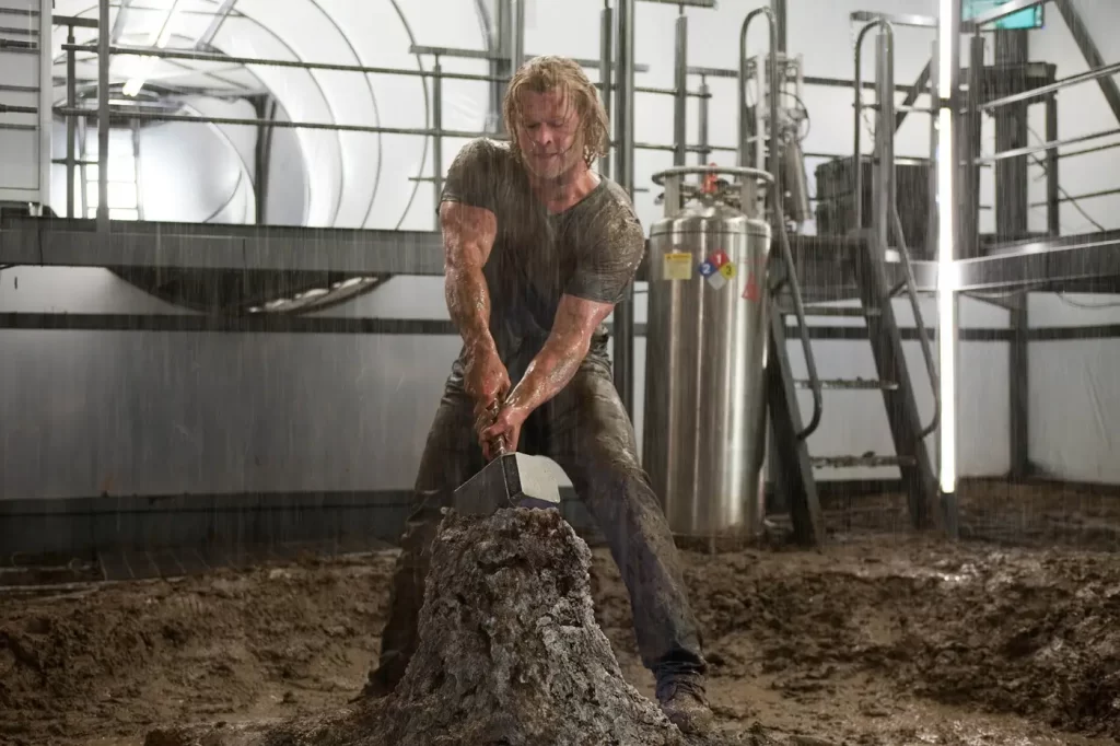Filmová scéna, ve které Chris Hemsworth jako Thor