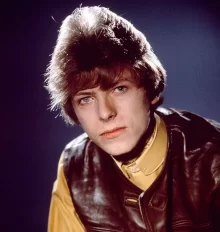 Legendární David Bowie v mladých letech.