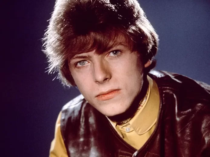 Legendární David Bowie v mladých letech.