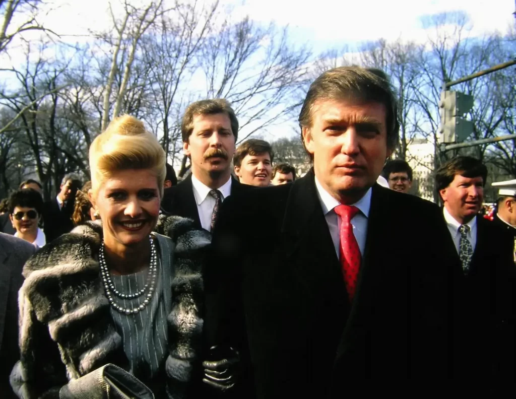 Ivana Trump se svým manželem Donaldem na inauguraci prezidenta George Bushe v lednu 1989 ve Washingtonu