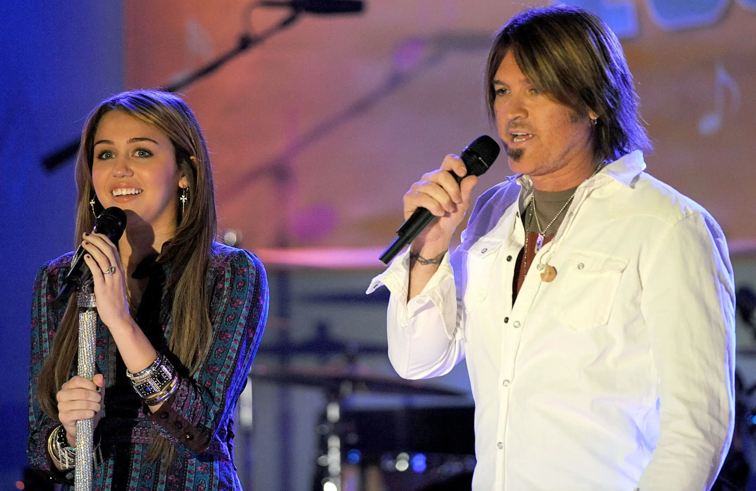 - VIPshow Miley Cyrus a Billy Ray Cyrus (její otec)