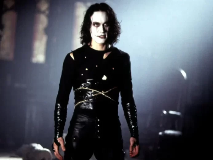 Brandon Lee při natáčení osudného filmu Vrána