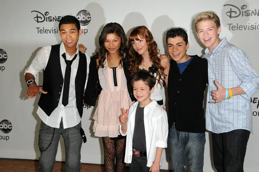 Roshon Fegan, Zendaya, Bella Thorne, Adam Irigoyen, Kenton Duty, Davis Cleveland na tiskové konferenci Disney ABC Television Group Summer 2010