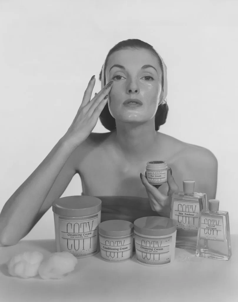 Černobílá fotografie herečka makeup