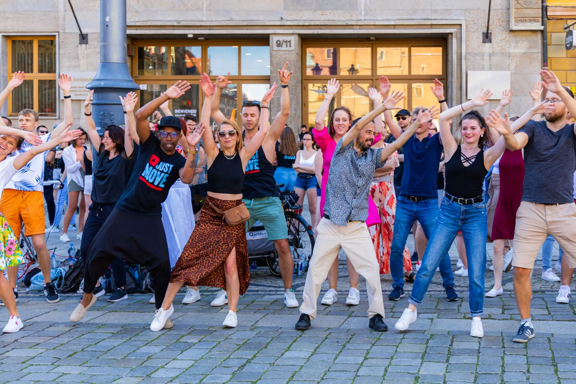 Flash mob nepřestává fascinovat.