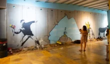 Galerie v muze s Banksyho kresbami