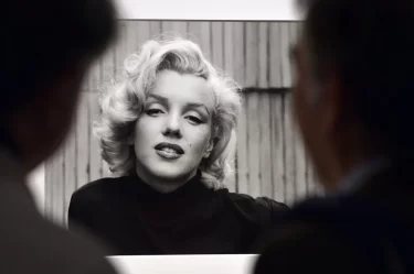 Portrét Marilyn Monroe ve výstavní síni
