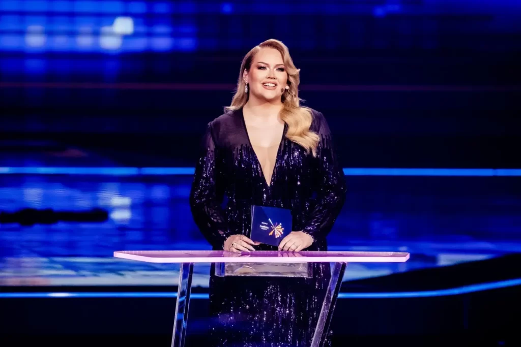 NikkieTutorials na pódiu Eurovize