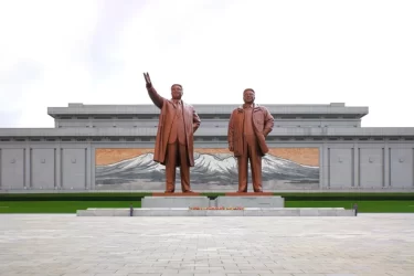 Severní Korea Kim Čong socha