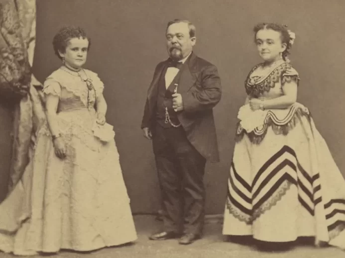 Historická fotografie lidé s trpasličím vzhledem