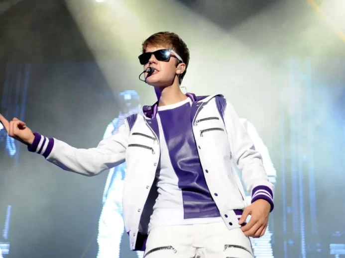 Justin BIeber na podiu