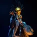 Grace Jones se na sebe nebála výrazně upozornit.