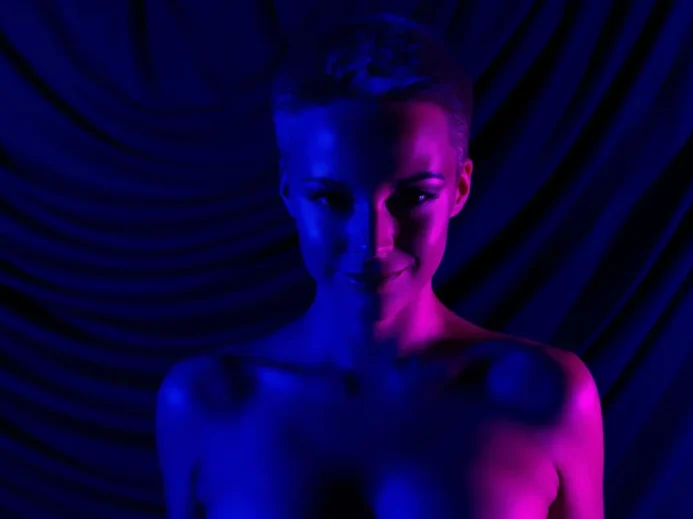 Naked Attraction - jedna z bizarních televizních soutěží.