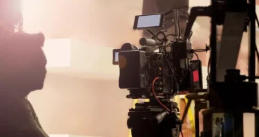 Profesionální kameraman na filmovém setu