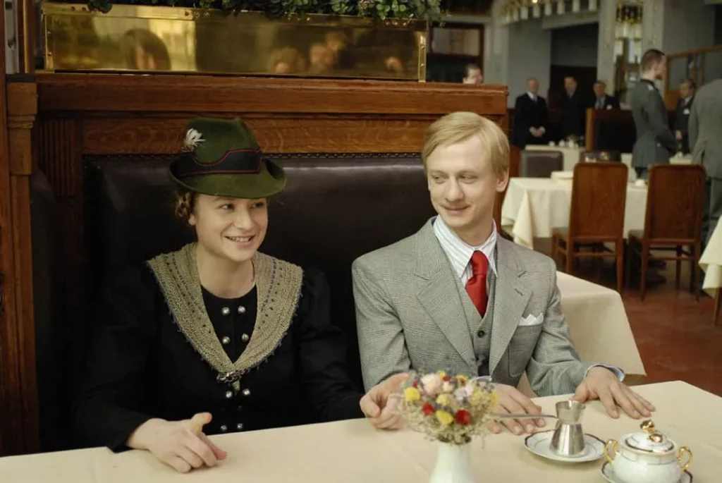 - VIPshow film Obsluhoval jsem anglického krále