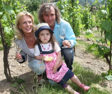 Malá Lara Matonoha s rodiči. Malá Lara Matonoha s rodiči.