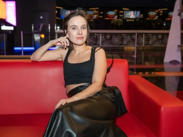 Hlavní hrdinkou slavné trilogie je krásná Tereza Ramba.