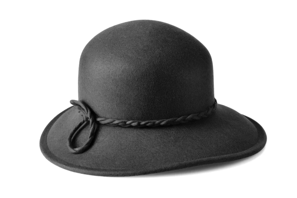 - VIPshow Klobouček cloche