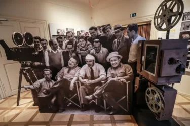 Fotografie štábu natáčení filmu SVět patří nám