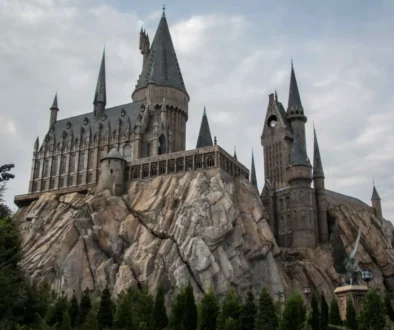 Kouzelnická škola, kterou navštěvuje Harry Potter