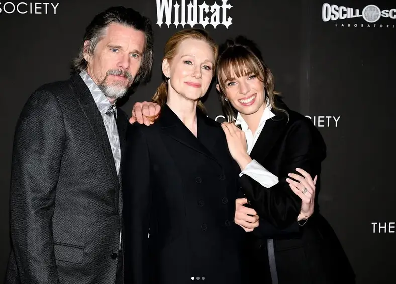 - VIPshow Maya Hawke s talentovanou rodinou.