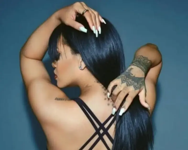 - VIPshow Rihanna je svými tetováními známá