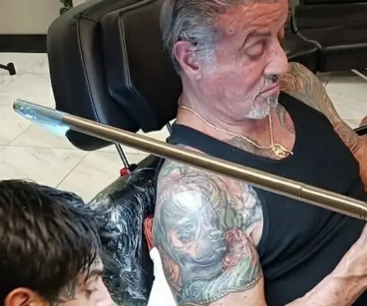 - VIPshow Z úpravy tetování Sylvestra Stalona byl poprask a málem i rozvod.