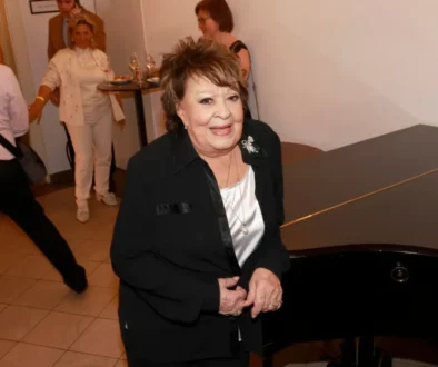 Jiřina Bohdalová to neměla vždy snadné, a tak je vděčná za každou korunu, kterou vydělá.