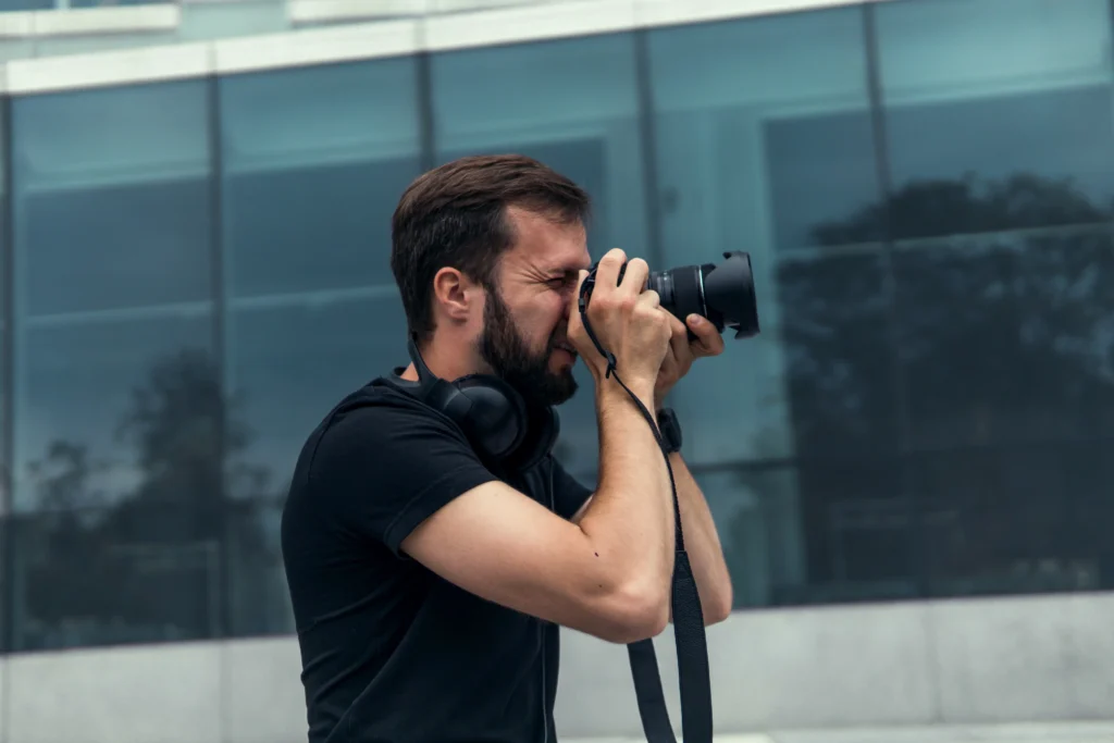 - VIPshow Matyáš Čenský se objevuje spíše za kamerou a fotoaparátem než před nimi.