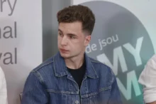 Oskar Hes ztvárnil roli pohádkového prince.