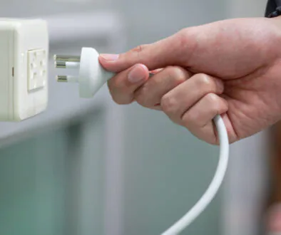 Pokud televizi nebudete delší dobu používat, vytáhněte ji ze zásuvky.
