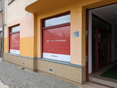 Víte, jaké příspěvky poskytuje vaše pojišťovna?