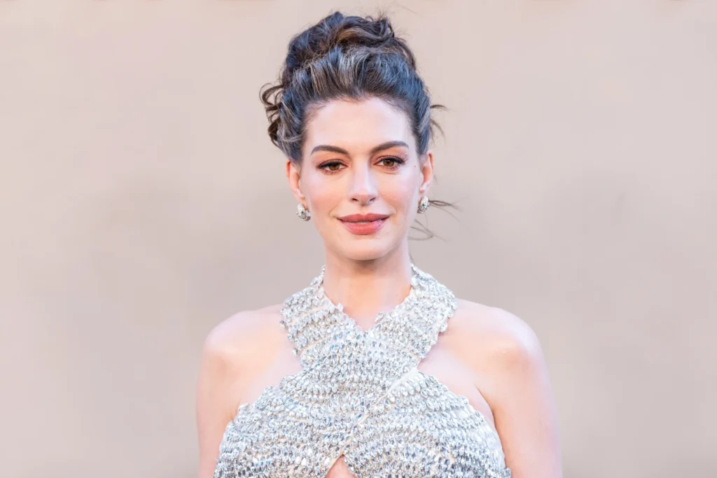 - VIPshow V Bouřlivých dnech si také zahraje Anne Hathaway.