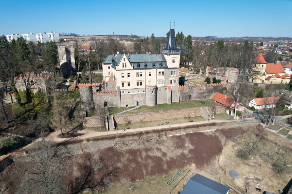 zámek Zruč nad Sázavou